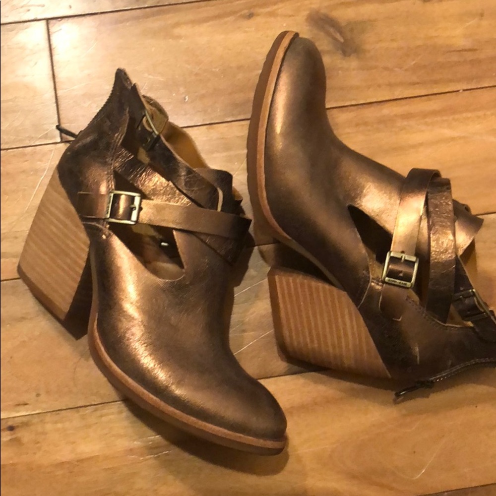 Kork-ease booties